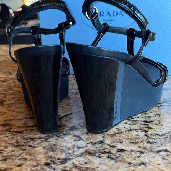PRADA Blk Platform Sandals! Must Have in a Wardrobe-Perfectly Gorgeous! Size 39 - Picture 6 of 7